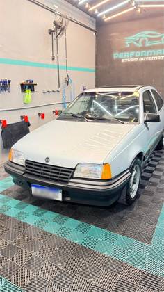 CHEVROLET KADETT 1.8 EFI GLS 8V GASOLINA 2P AUTOMATICO CHEVROLET KADETT 1.8 EFI GLS 8V GASOLINA 2P AUTOMATICO